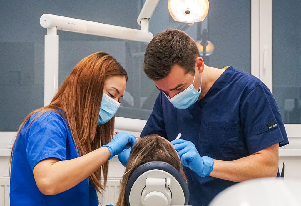 Nostradent fogorvosi rendelő Budapest, parodontológia szájsebészet, fogászati kezelés